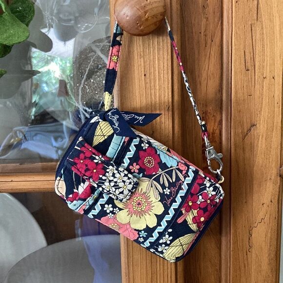 Vera Bradley Floral Happy Trail Carry It All Wristlet - Picture 1 of 15